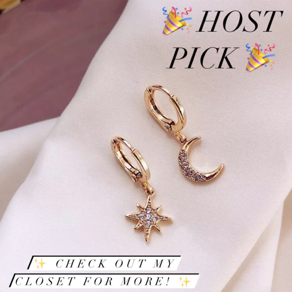 βSOLDβ πHPπ π4/$20 GOLD STAR AND MOON EARRINGS - Picture 1 of 7